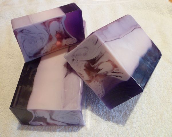 Heidelbeere-Brombeere Glycerinseife mit Schafmilch