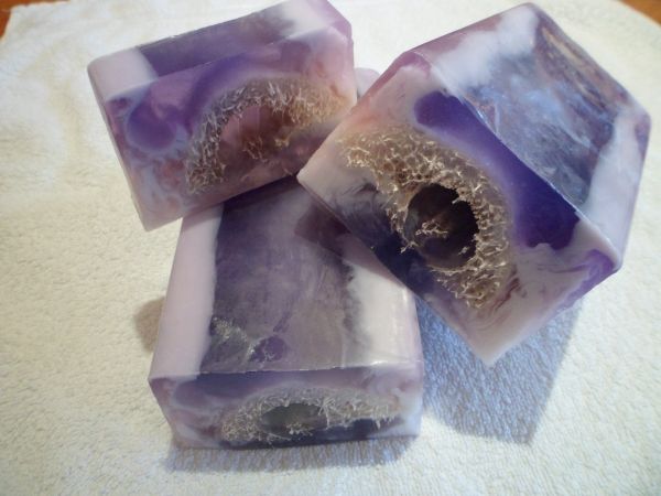 Lavendel-Luffa Glycerinseife mit Schafmilch