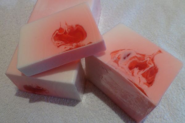 Rote Rose Glycerinseife mit Schafmilch